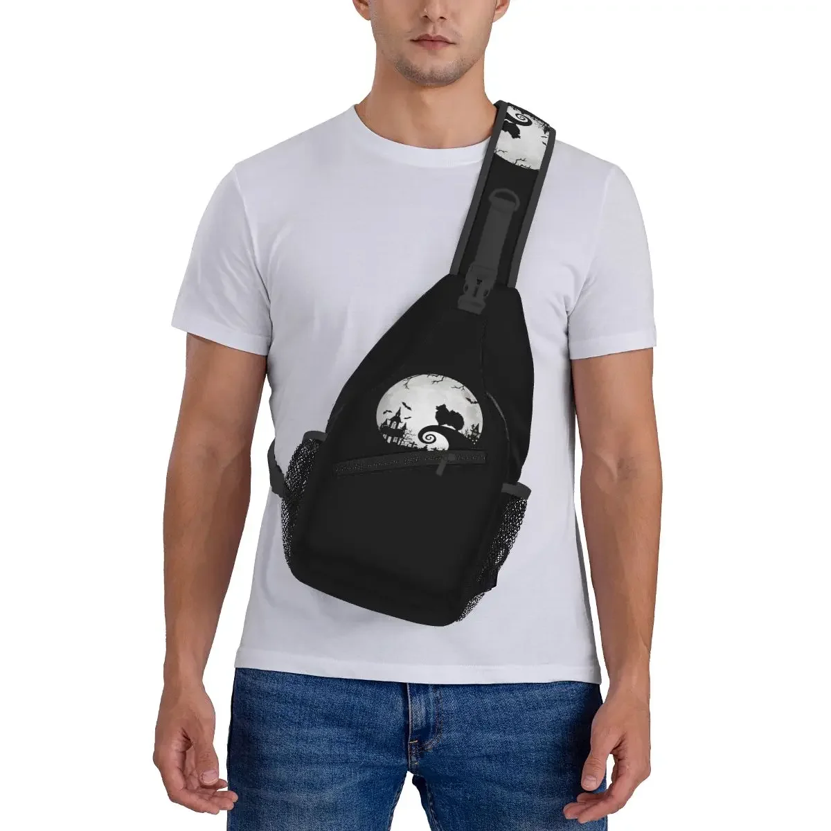 Mochila con eslinga de perro Pomerania y Luna para Halloween, bolso de viaje para el pecho, mochila cruzada para hombre, bolso de hombro