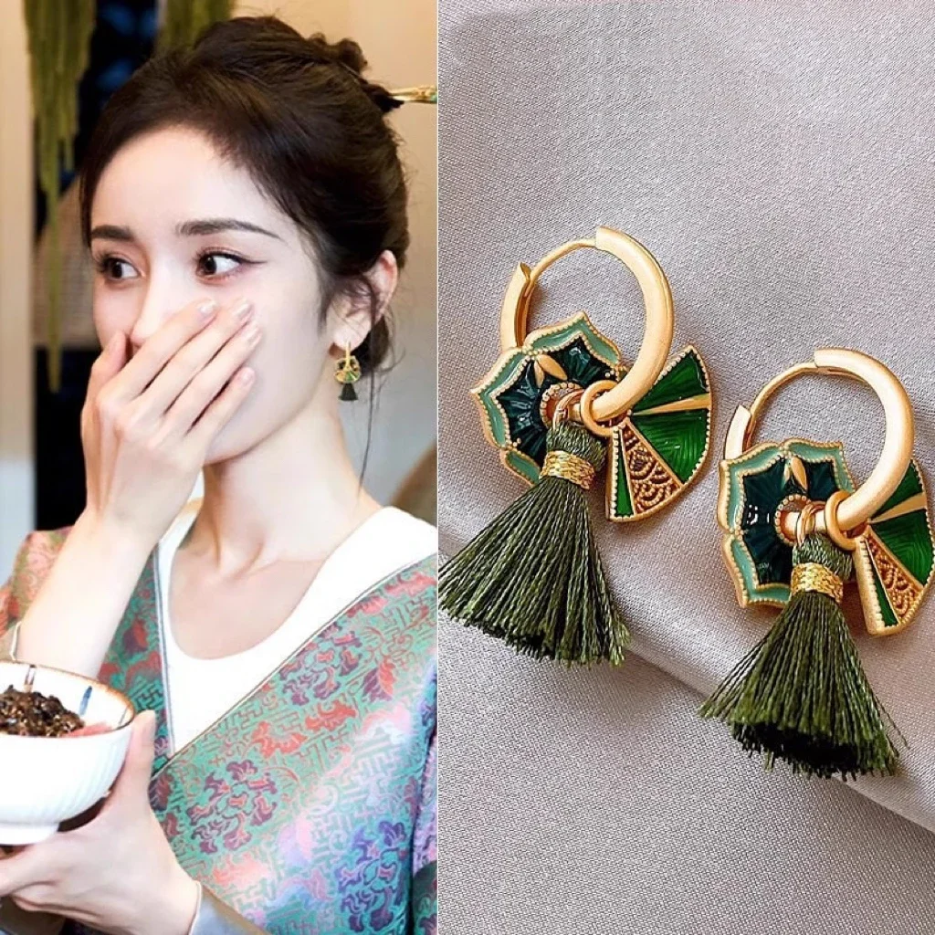 New Fashion Colorful Enamel Earrings for Women Multiple Wear Ways Flower Shaped Golden Luxury Jewelry Charm Design Creative Gift