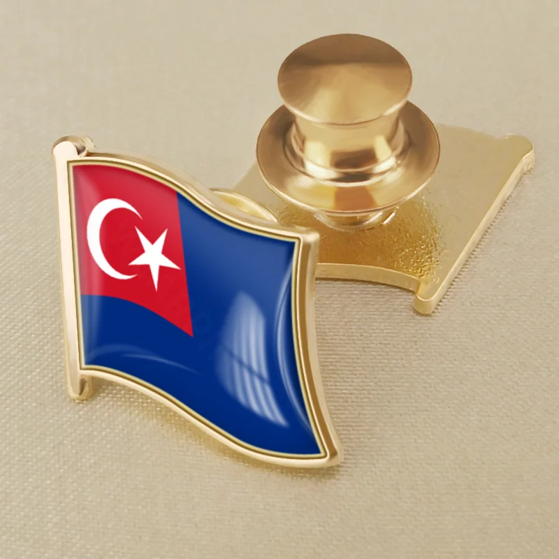 Johor of Malaysia National Emblem Flag Brooches Badges Lapel Pins