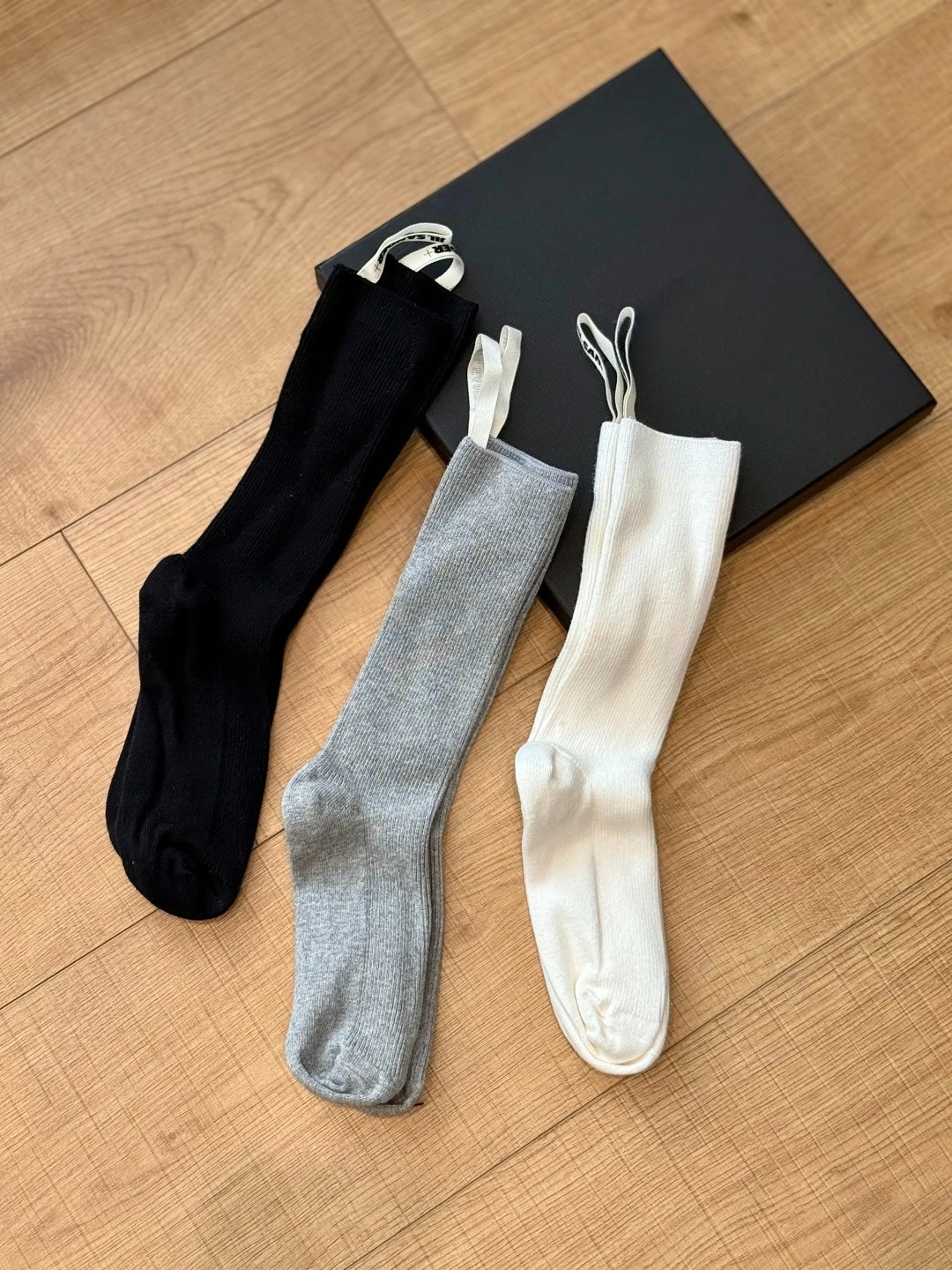 Минималистичные носки до середины икры из чистого хлопка. Женские дышащие и приятные для кожи однотонные носки из чистого хлопка на все сезоны.