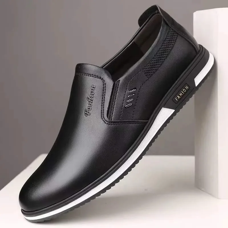 Men's Leather Shoes Comfortable Loafers Slip on Male Moccasins Non Slip Driving Shoes High Quality Men Shoes Plus Size