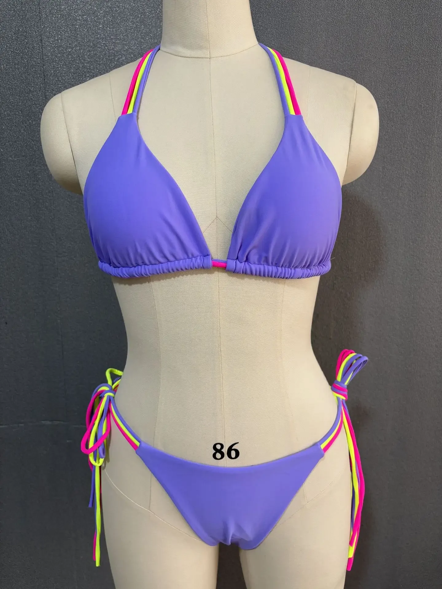 Nouveau Bikini Sexy femmes mode col suspendu maillot de bain fendu