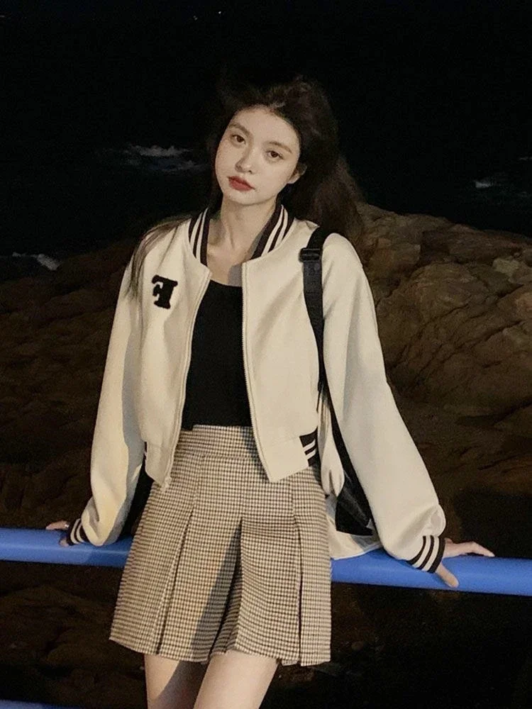 ​ Chaqueta de béisbol retro versátil para mujeres pequeñas ropa de calle de manga corta ropa de abrigo de estilo universitario para primavera otoño 2025 ​