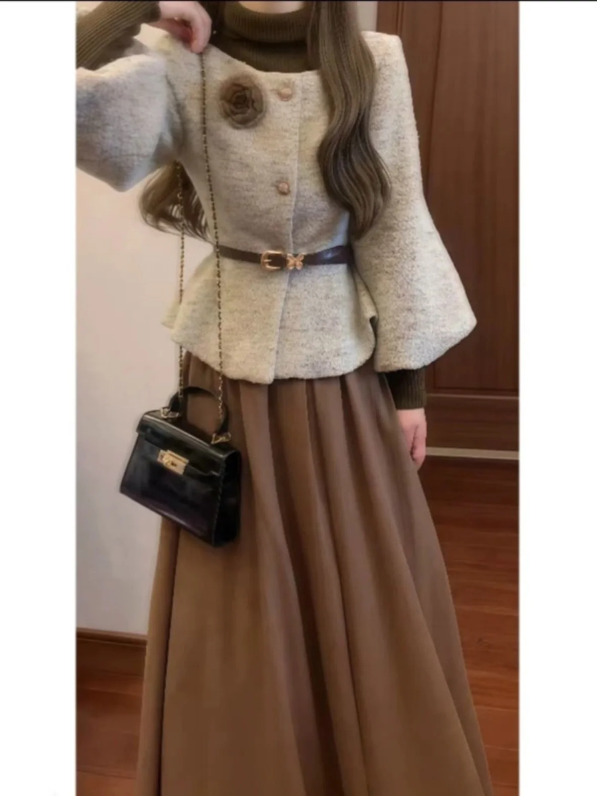 

Стильный комплект из вязаного свитера и юбки в корейском стиле, удобный хлопковый материал, длинный рукав, круглый вырез горловины, комплект из двух предметов.