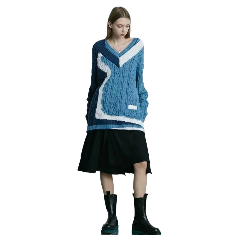 

New Color-blocking V-neck Sweaters for Both Men Women 2026 Winter Fashion Thickened Loose Laid-back Knitted Pullover for Couples