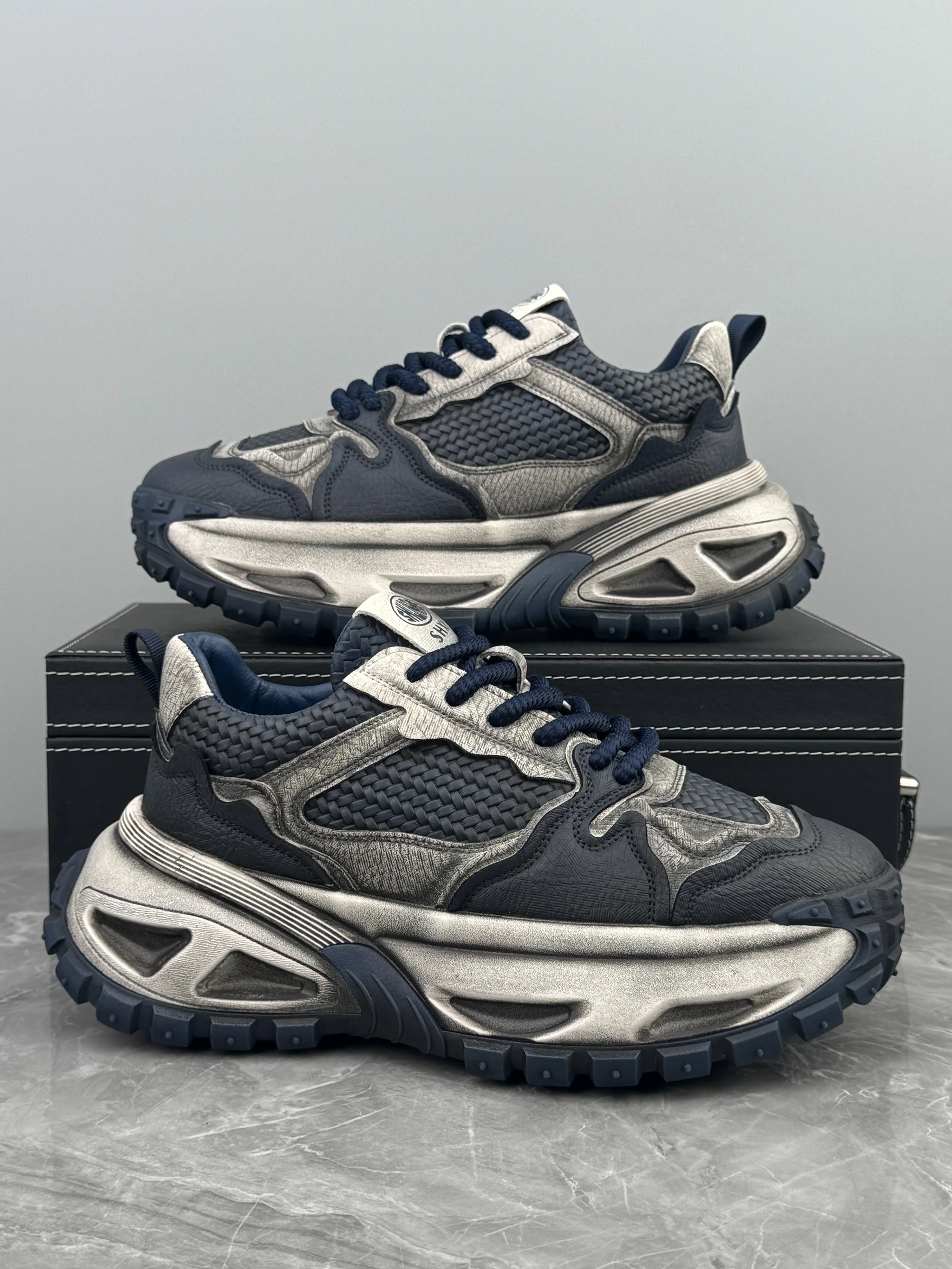 

Men's Retro Sle Spor Casual oes with Heightening Dad Sneaker Faionable All-Match Worn-In Design Low Top Breathable Me