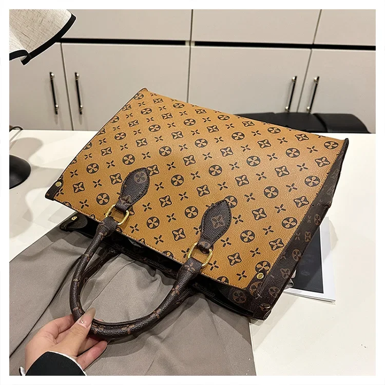 2025 New Personalized Casual Luxury Design Commuter Large-capacity Handbag, Fashionable Retro Handbag