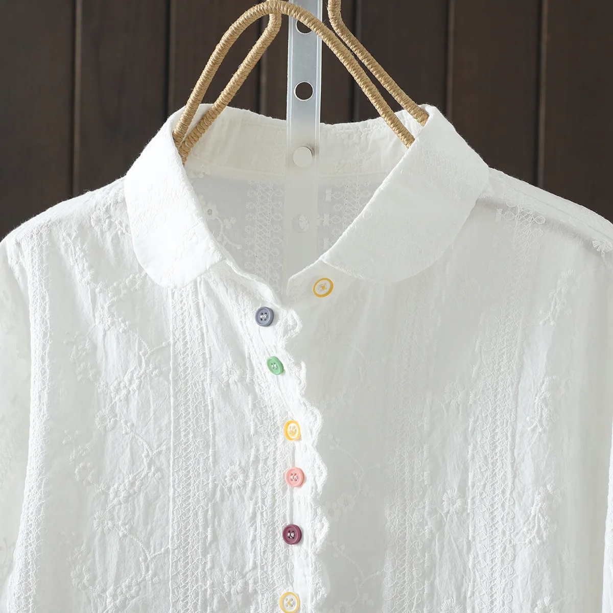 Nuova camicia a mezza manica in cotone estivo 2025, ricamo colletto rovesciato da donna, camicetta ampia con bottoni colorati Mori Girl T56220CC