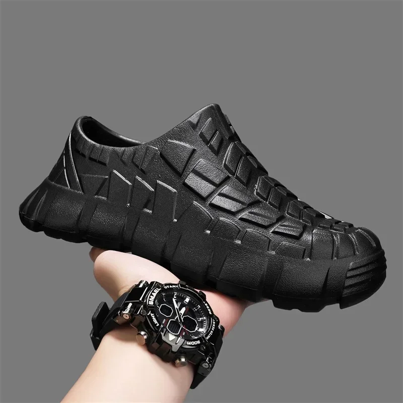 

Garden Sandals Casual Slippers Beach Aqua Shoes Oilproof Waterproof Chef Shoes Doctor Nurse Shoes Breathable Fashion Men Sandals
