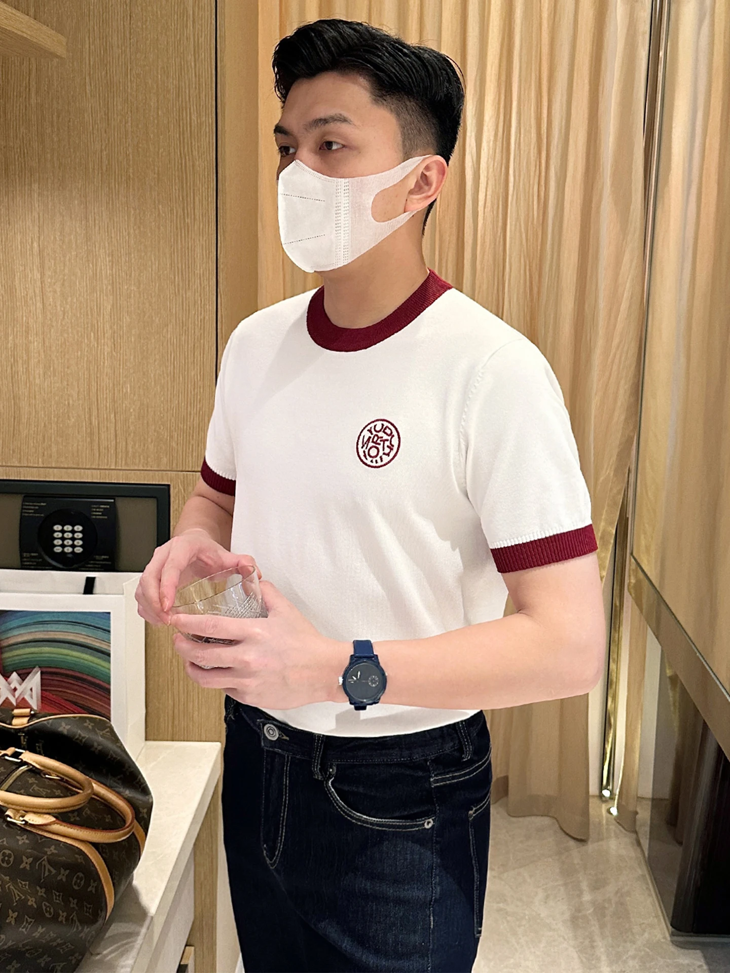 

Retro Spliced Color Men's Base irt Casual White Inner Wear Unique Embroidery ort Sve T-irt Faionable Urban Sle