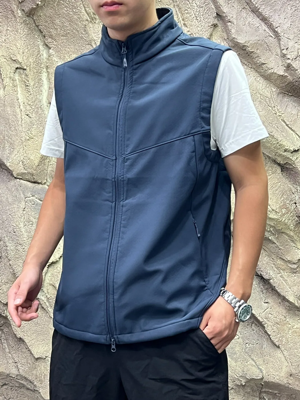 Commuting Honeycomb Technology Velvet Outdoor Soft  Vest for Men Lightweight Casual Style Polyester Fiber Standard Fit