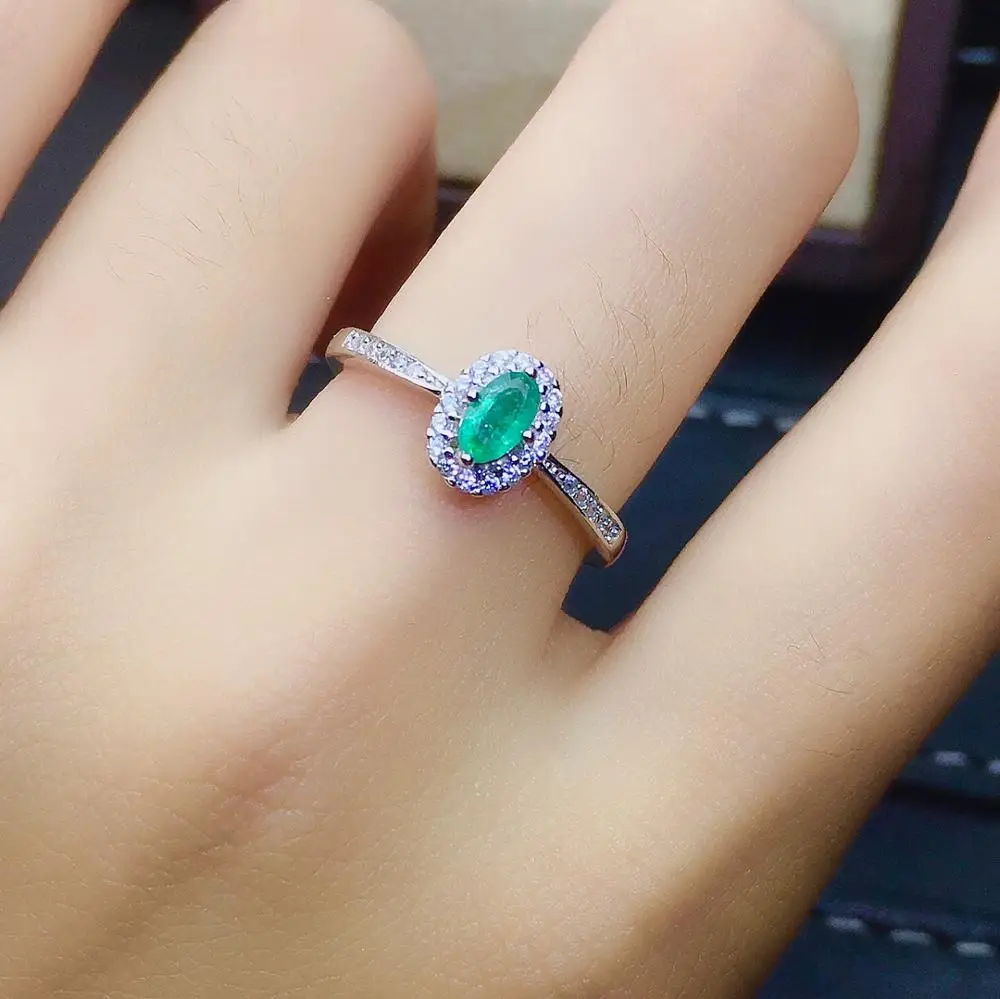 Super Hot Selling Natural Emerald Rings 925 Sterling Silver Ladies Luxury Jewelry Green Gemstone Rings Carrying Certificate