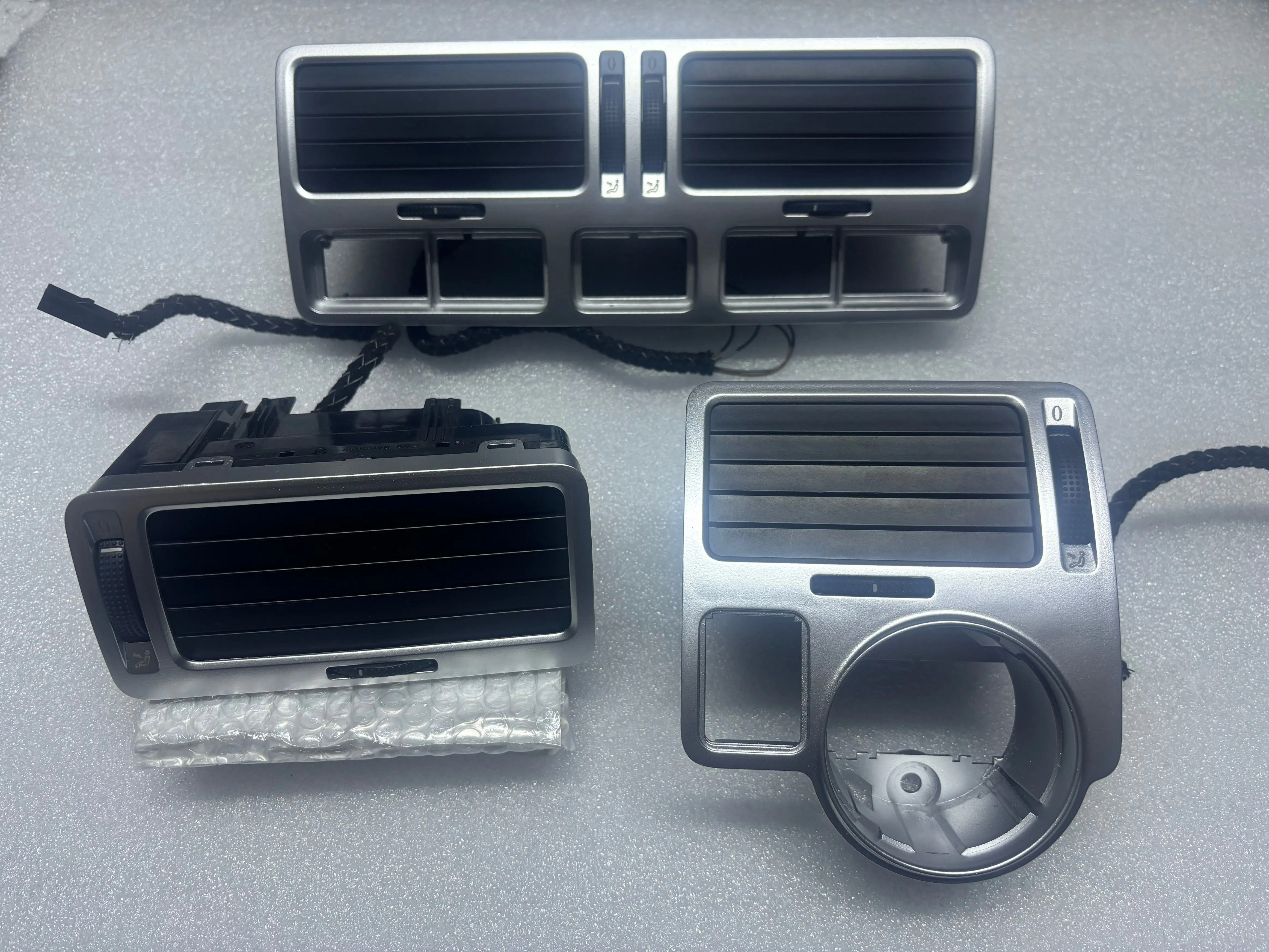 silvery instrument air outlet central air-conditioning air outlet with Heating switch  for Volkswagen Golf 4 Bora MK4 Jetta - view 3