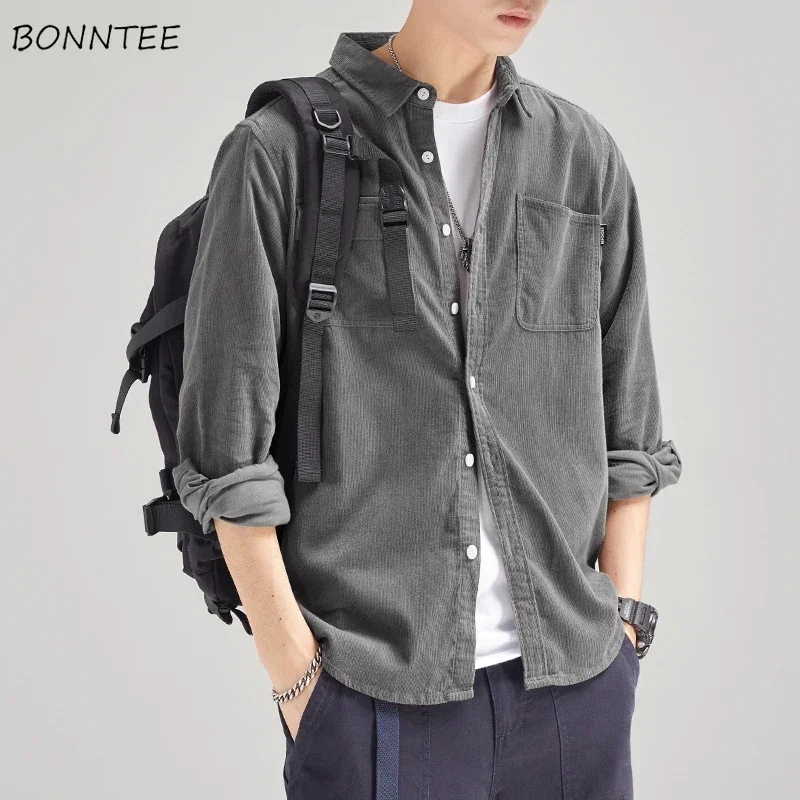 

Винтажные рубашки мужские в корейском стиле модные свободные подростковые молодежные повседневные новые осенние универсальные уличные рубашки с отложным воротником шикарная верхняя одежда