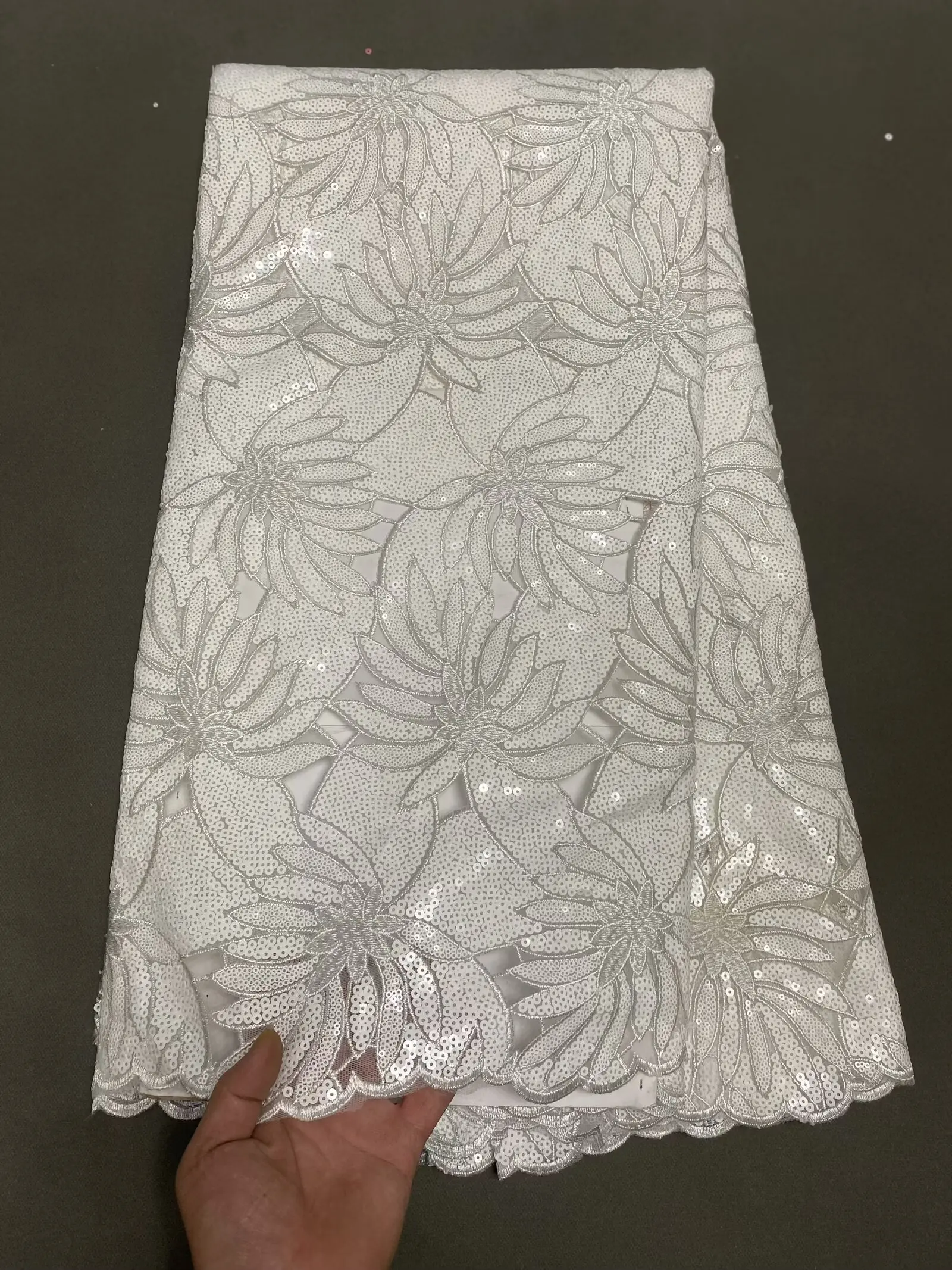 

Высококачественная африканская нигерийская кружевная ткань 2026 года: вышитый тюль, белая органза с пайетками для свадебных и праздничных платьев, модель 5 Hm342-l