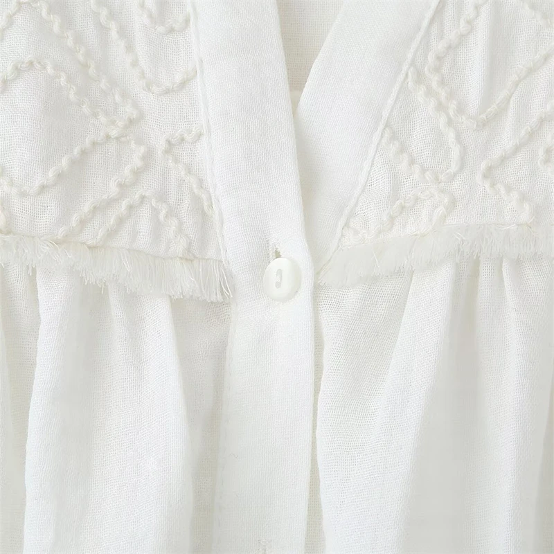 KEYANKETIAN Spring/Autumn New Holiday wind Embroidery Decoration White Shirt V-Neck Single Breasted Women's Long Sleeve Blouses