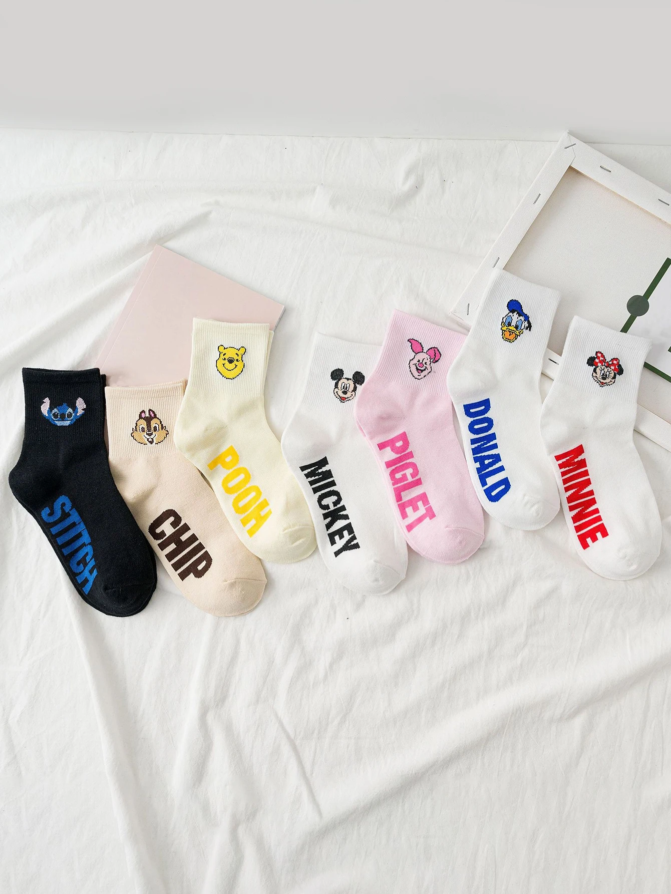 7/14/21 زوجًا من جوارب مينيسو الأكاديمية على الطراز الكرتوني من ديزني بنمط شخصيات كرتونية مريحة وناعمة للنساء لمنتصف الساق #2