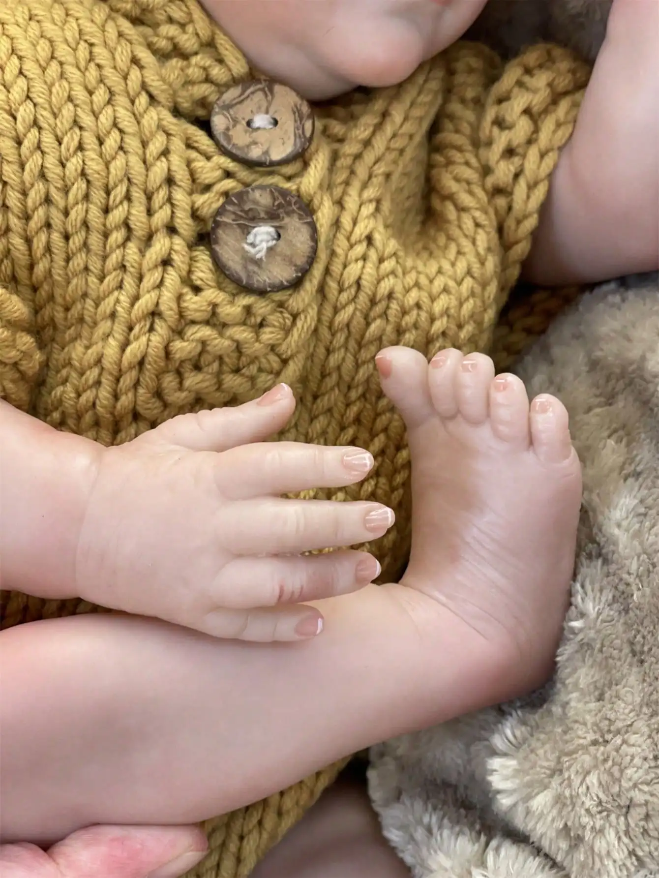 20인치 오픈 아이 다시 태어난 아기 인형 - 부드러운 천 몸체, 뿌리 머리카락, 3D 페인트 피부, 부드러운 터치로 실물 같은 신생아 복제품