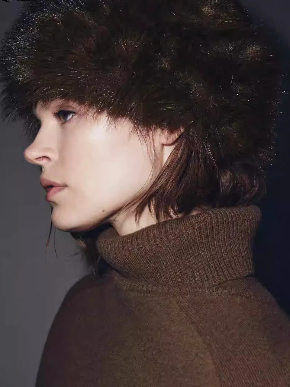 New Arrival Winter 2025 Women's Fashion Artificial Fur Effect Cuffed Hat Adjustable round Top No Brim 5cm Length Pure Color