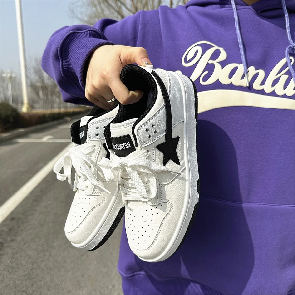 

2025 New Style Unisex Casual Sports Shoes Anti-Slip Rubber Sole EVA Material Comfortable for Couple Matching Small Batch Design