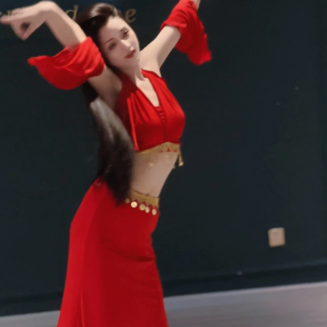 2025 الرقص الشرقي أزياء مسرحية النساء الراقية الترتر أعلى + الأكمام + مثير سبليت تنورة طويلة 3 قطعة مجموعة ممارسة الرقص الشرقي