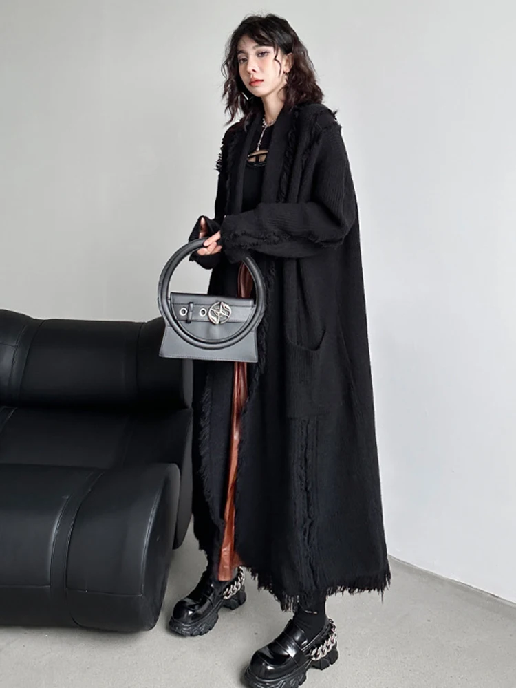 [EAM] Black Tassels Big Size Long Knitting Cardigan Sweater V-Neck Long Sleeve Women New Fashion Tide Spring Autumn 2024 1DH1591