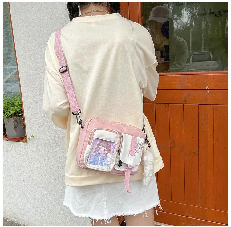 Kleine Umhängetaschen aus Canvas mit transparentem Kartenfach, Cartoon-Motiv, Messenger-Tasche für Teenager-Mädchen, Schul-, Alltags- und Reisetasche, lässige Mini-Schultertasche – Detail 5