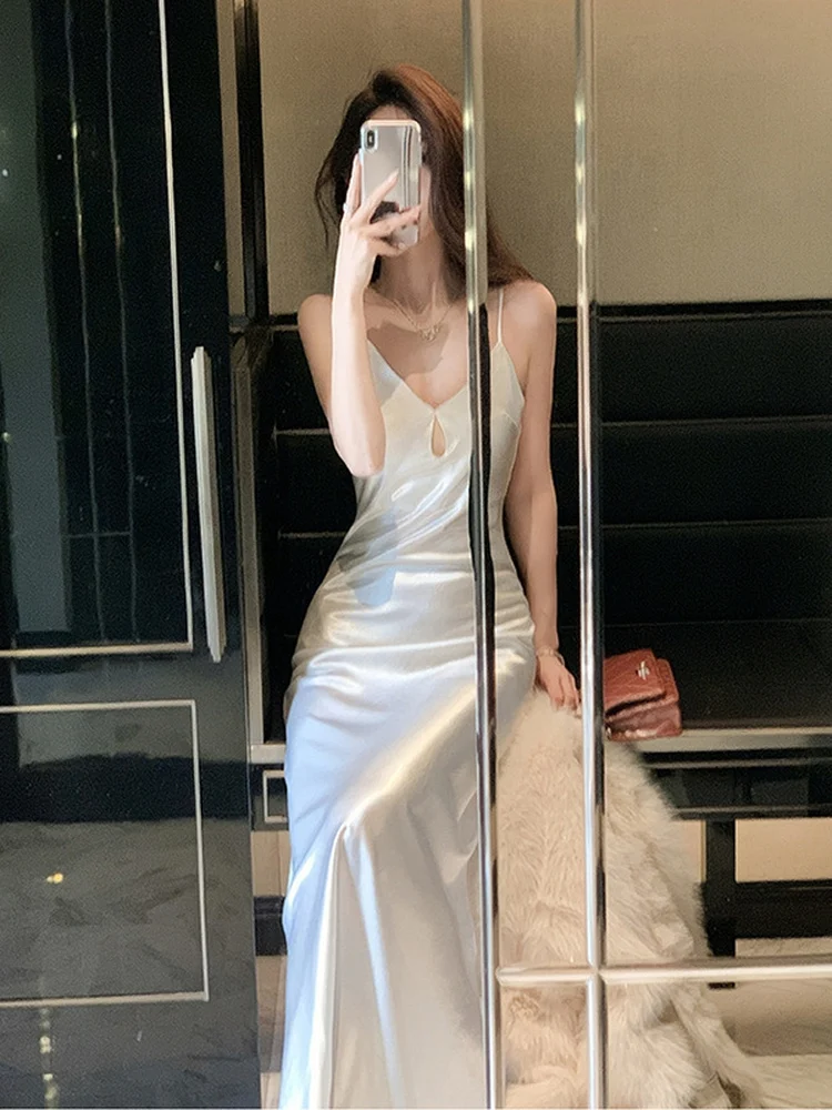 Ele V-ne  Dr Sexy Strapl Gown in Silk Satin Fabric for Par And Holiday Mid-length A-line Gown