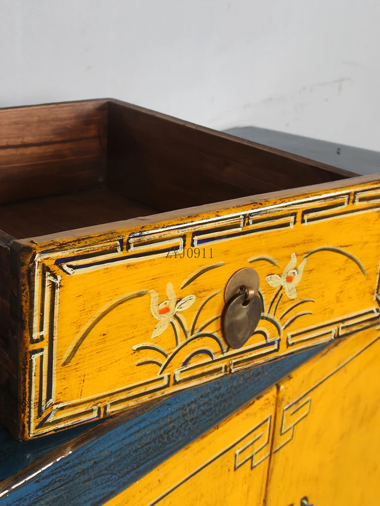 *بوفيه وخزانة جانبية من الخشب المستصلح