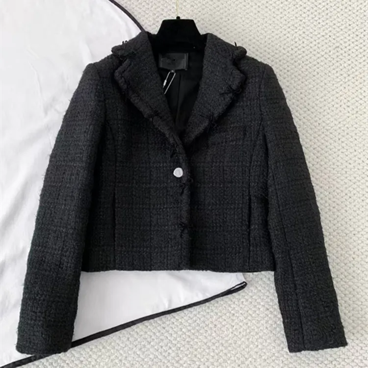 

Индивидуальные новые зимние стили 2021 года европейской и американской женской одежды, костюм с длинными рукавами и воротником на одной пуговице, твидовое пальто
