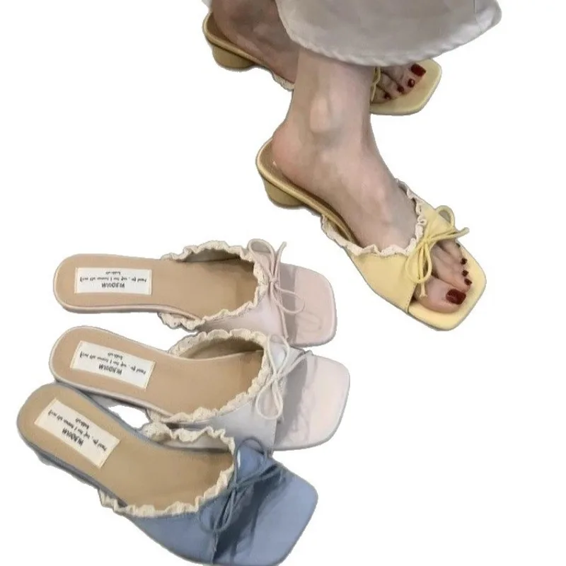 شباشب نسائية صيفية بعقدة على شكل فراشة من الدانتيل فستان كاجوال سميك بكعب منخفض على طراز الشارع شرائح نسائية فاخرة