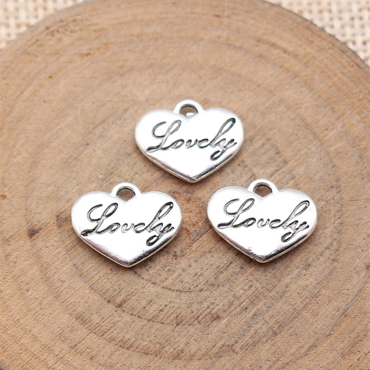 

40 шт. 14x11x2,3 мм (0,55x0,43x0,09 дюйма) подвески-сердечки цвета античного серебра, аксессуары для изготовления украшений своими руками