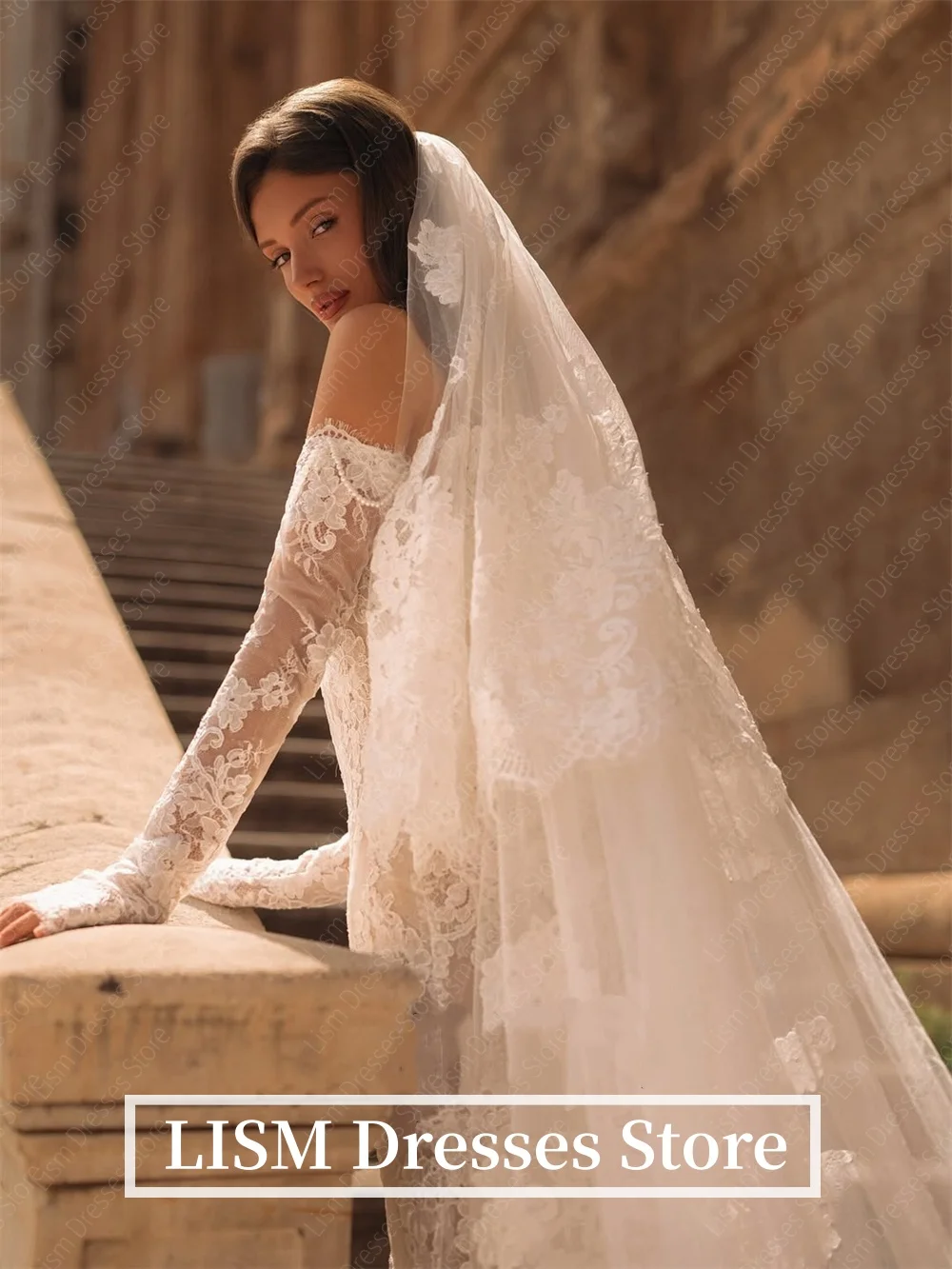 فساتين زفاف LISM فاخرة من الدانتيل مع لؤلؤ بدون حمالات قبالة الكتف وأكمام طويلة فستان زفاف مخصص لحفلات الزفاف