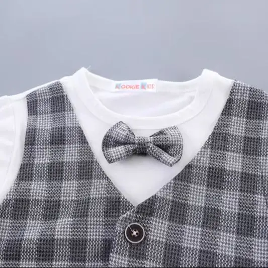 Jungen-Blazer-Anzug mit Karomuster, 3-teiliges Set, Fliege, T-Shirt mit Rundhalsausschnitt, Hose, Kleidung für Kleinkinder, Baumwollmischung, langärmelig, Größe 80-120 – Detail 4