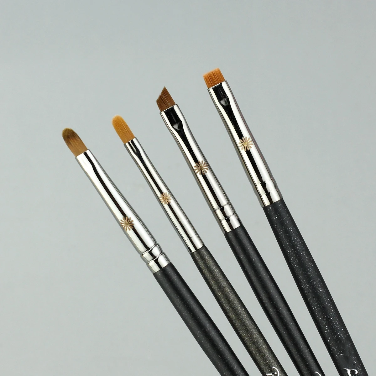 Pony Recommended Picasso 406 712 722 Fine Eyeliner Brush Concealer Liquid Eyeliner Tear Groove Makeup Brush Long Handle