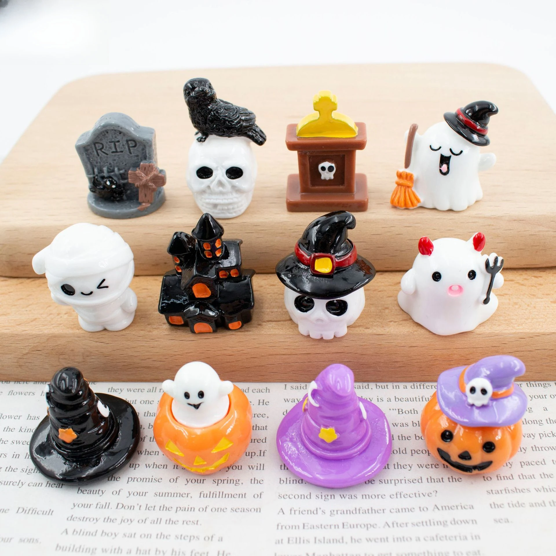 100pcs 3D Halloween Series Mask Ghost Doll DIY Festival Oranment Home Decoration Fairy Garden Landscape Dollhouse Accessories