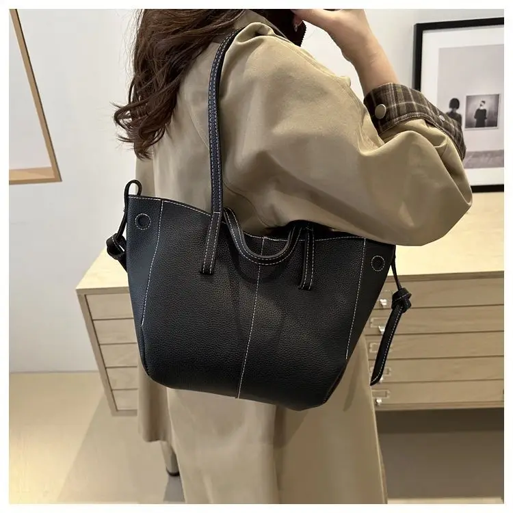 Advanced Large Capacity Commuting Fashionable Tote Bag for Women 2026 Versatile New Style Underarm Single Shoulder Handheld