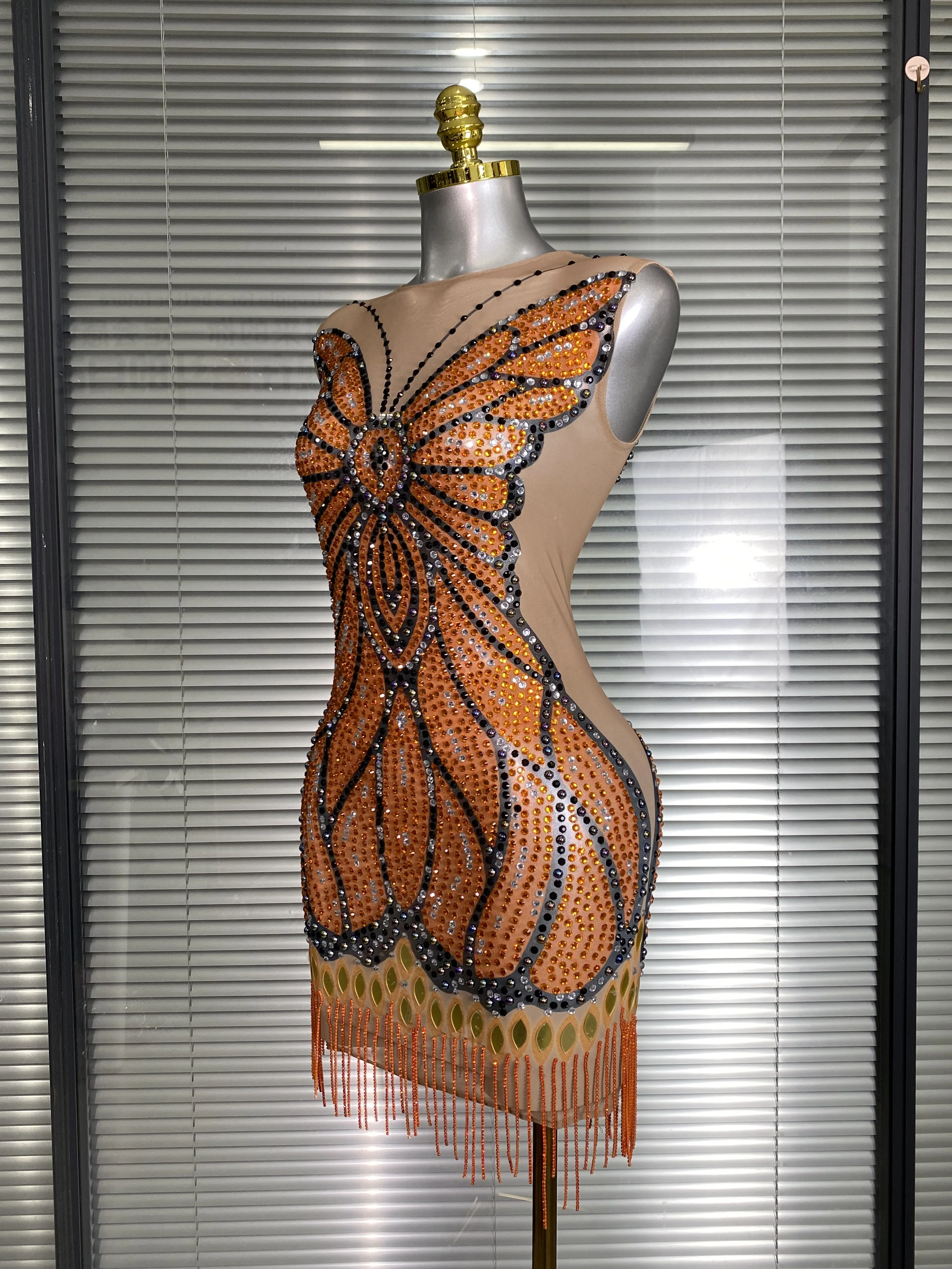 女性のセクシーなメッシュタッセルクリスタルダイヤモンド蝶ミニ衣装ステージダンサータンクシースルーストレッチナイトクラブパーティードレス