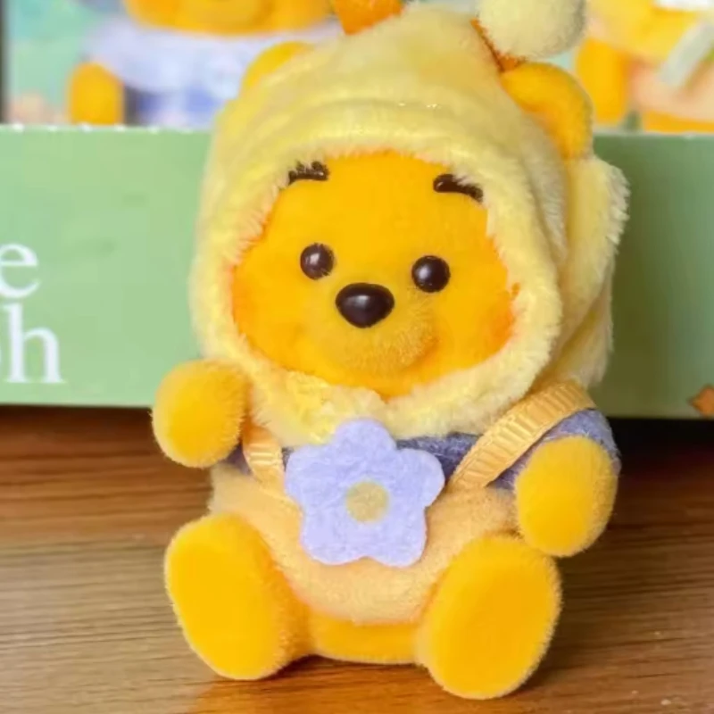 MINISO Pooh oso caja ciega latido del corazón jardín flocado serie figuritas muñeca ornamento decoración juguete Anime regalos de vacaciones perímetro