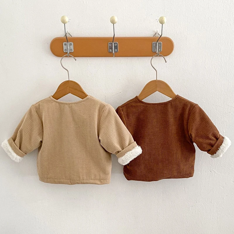 Autumn and winter new baby clothes 0-3 years old baby clothes for boys and girls round collar corduroy and velvet coat