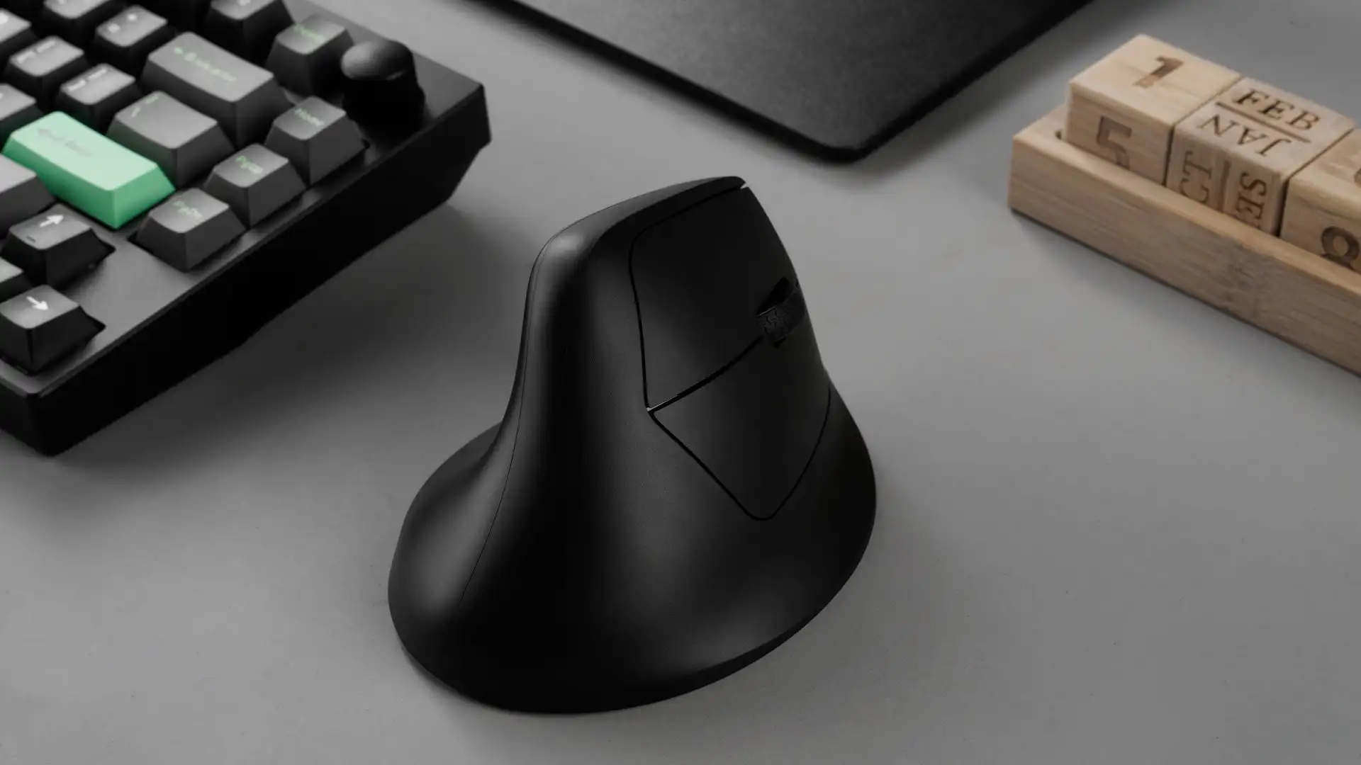 Keychron M5 Wireless Ergonomic Mouse Optical 8K Polling Rate 2.4GHz & Bluetooth Type-C Mice 3950 Sensor