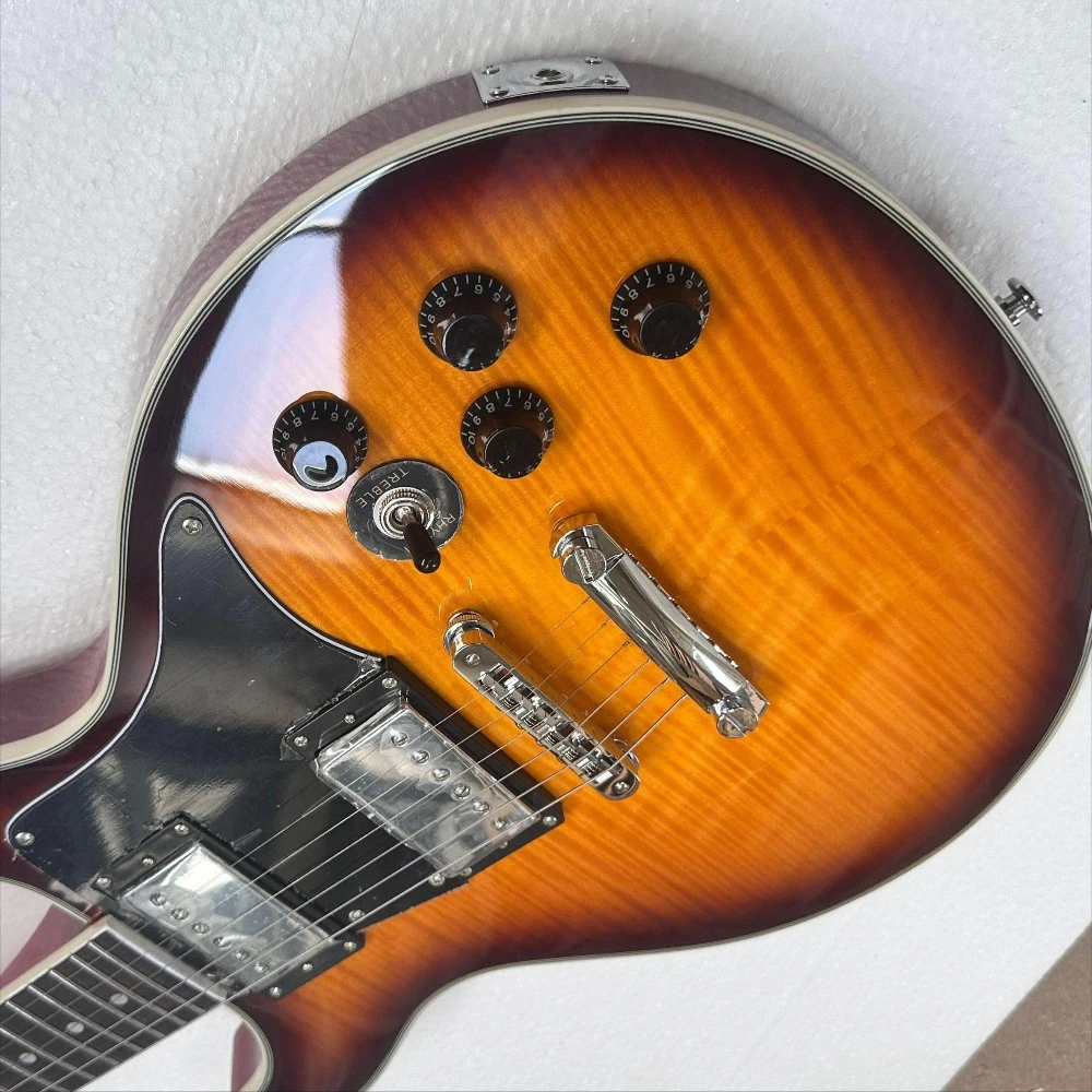 Guitarra eléctrica clásica Vintage de grano de madera marrón para estudio, envío gratis, diapasón de palisandro, garantía de calidad del cuerpo de tilo