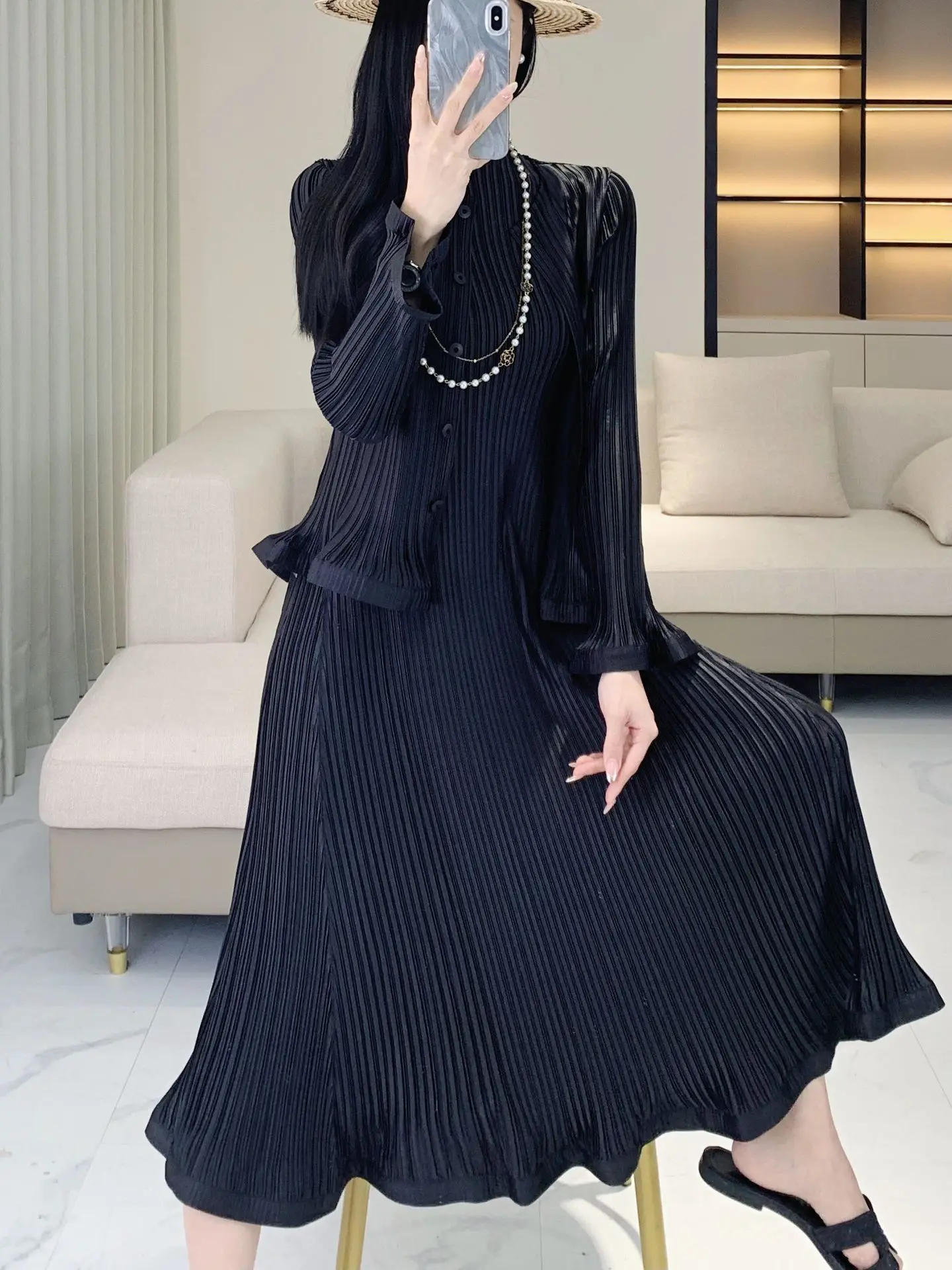 

Miyake Fold, новинка 2025, весенне-летний комплект, женский модный элегантный свободный темпераментный топ с цветочным бутоном и краями, комплект из двух предметов