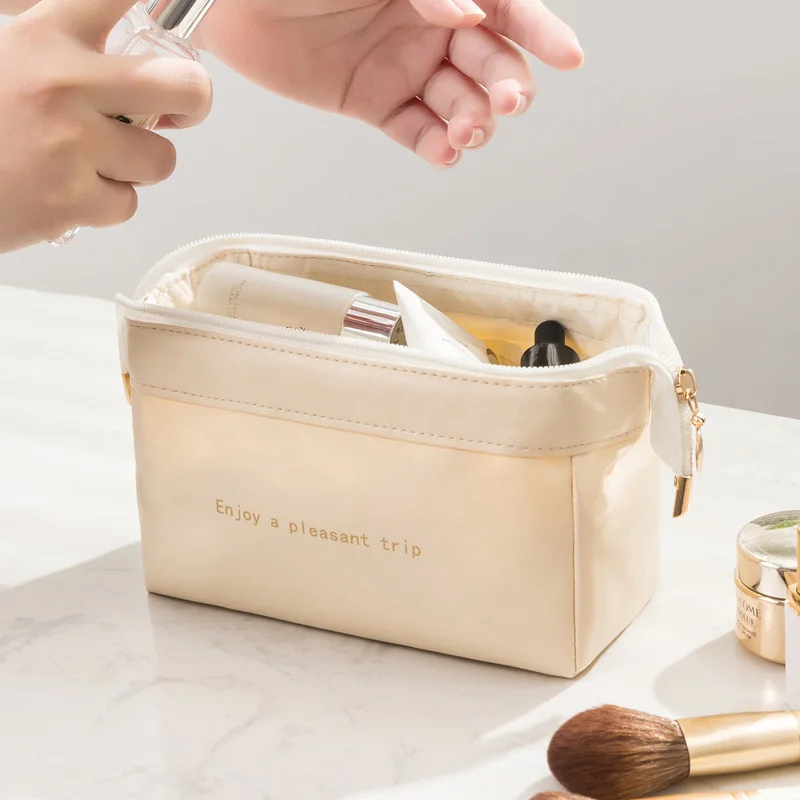 PU Cloud Coreano Grande Saco Cosmético para Mulheres, Armazenamento De Maquiagem Portátil, Sacos Organizadores, Saco De Higiene Pessoal De Viagem, Washbag, Senhoras, Ins Moda