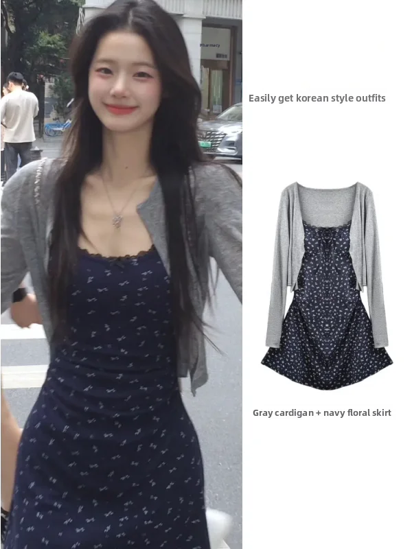 

Синее платье с цветочным принтом и воротником-халтер для женщин, весна 2026, ранняя коллекция, маленький размер, с завышенной талией, короткая юбка, модный городской стиль