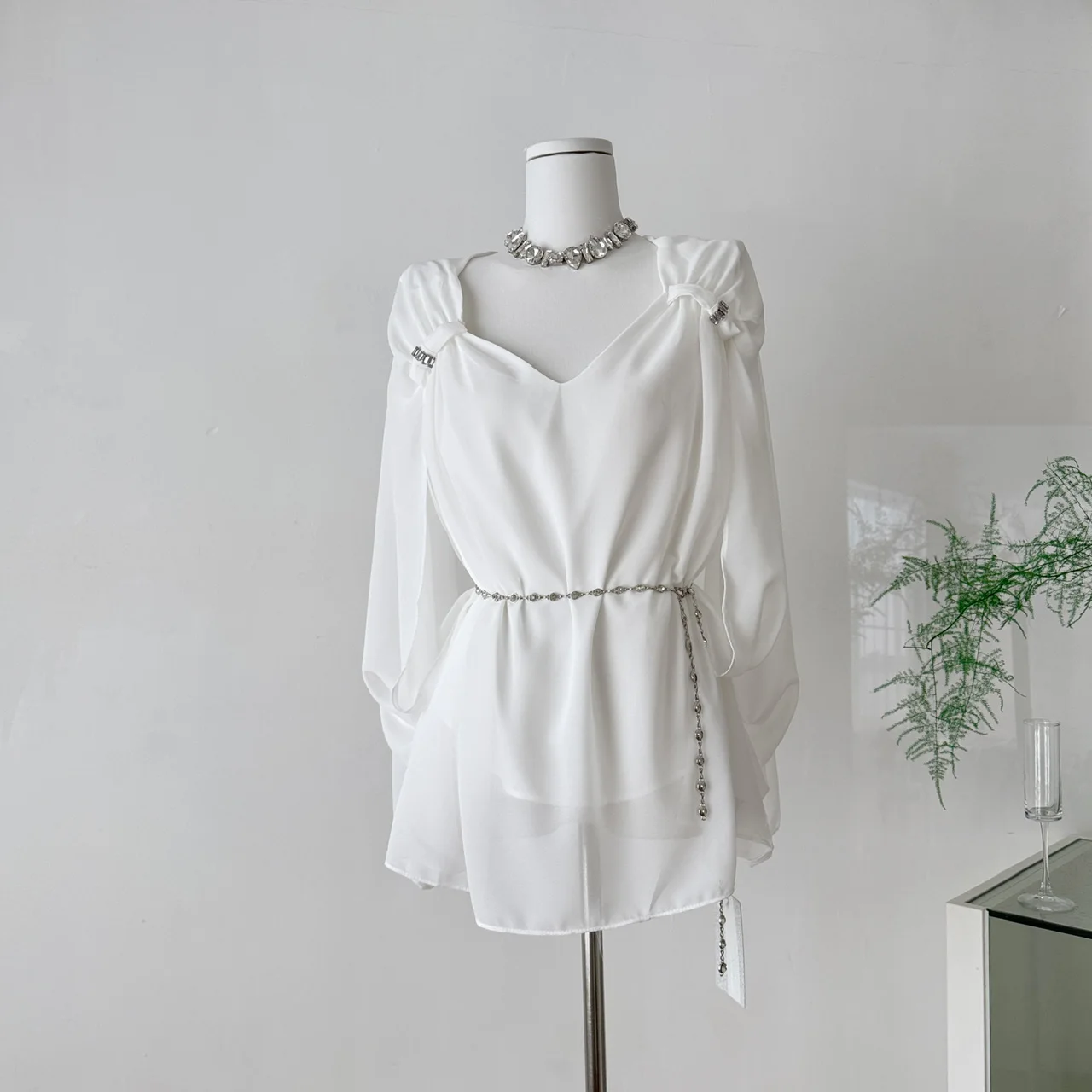 

Summer French Vintage Chiffon Shirt Old Money Square Collar Blouse Solid Color Top With Belt Elegant High Street Design Vacation