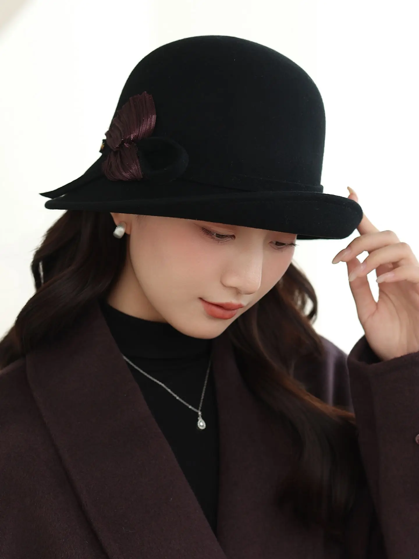 elegante-cappello-di-lana-da-donna-ideale-per-la-primavera-l’autunno-e-l’inverno-con-calotta-rotonda-regolabile-stile-hepburn-che-slancia-il-viso-un-regalo-perfetto