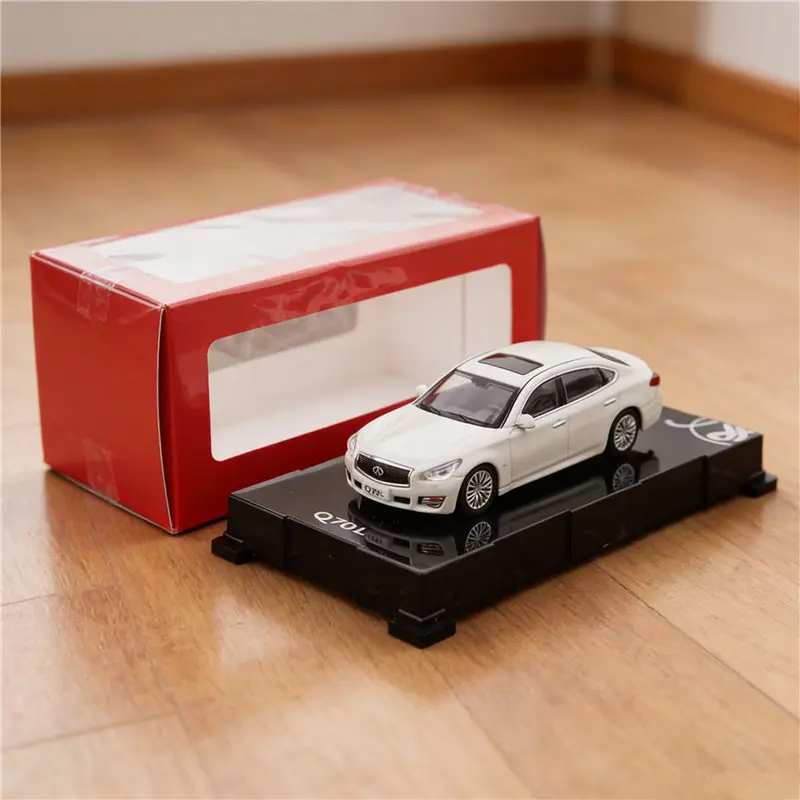 

1:64 Infinitis Q70 Coupe Alloy Luxy Car Model Diecasts Metal Vehicles Car Model Simulation Miniature Scale Collection Kids Gifts
