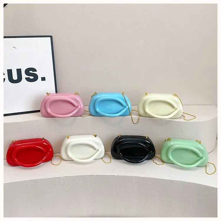 

Дизайнерская элегантная сумка для подгузников для женщин, сумка через плечо, люксовый бренд, минималистичный винтажный стиль, большая вместительная кожаная сумка-тоут.