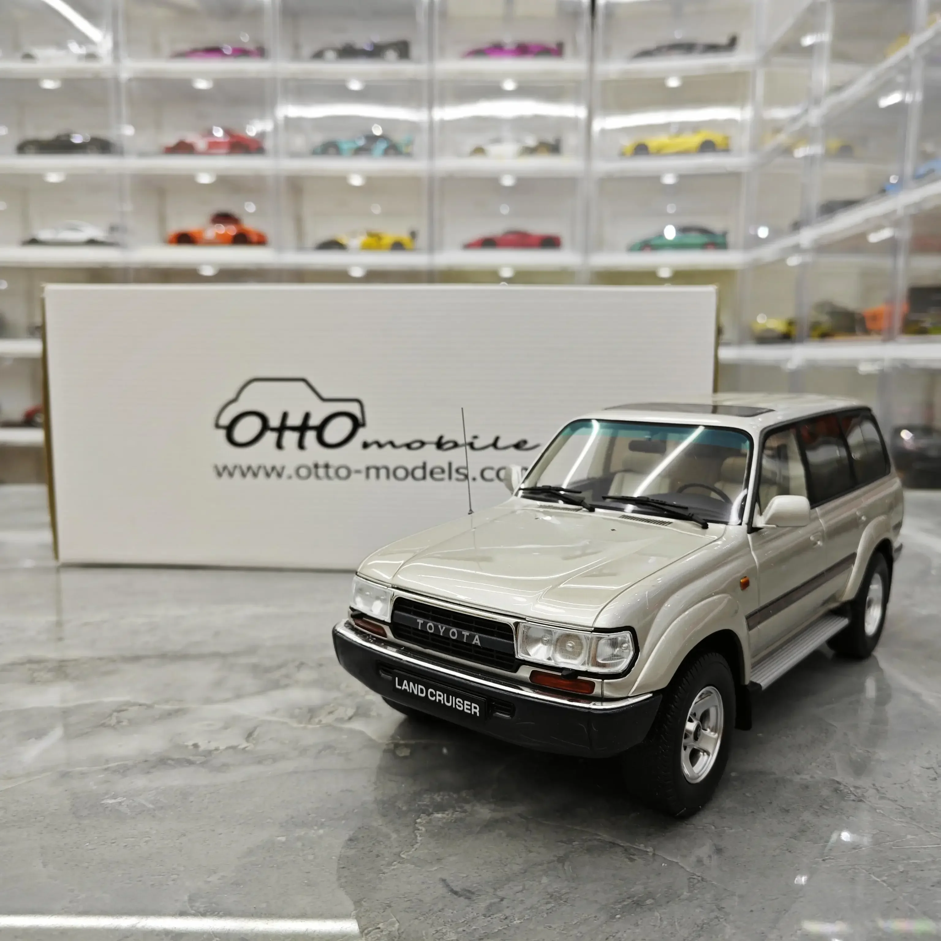 OTTO 1:18 HDJ80 1992 SUV Resin Alloy Diecast Model Car Toy Vehicles Simulation Collection Model Gift